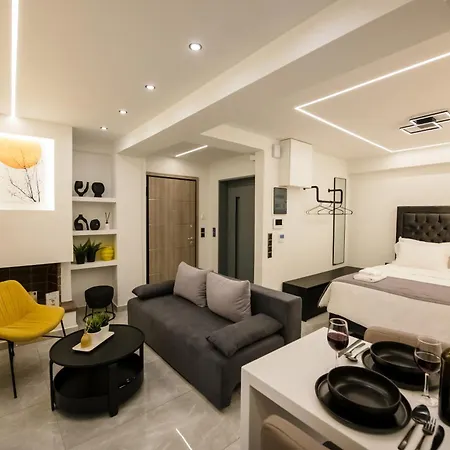 Nikki'S Skylight Suite With Private Swimming Pool-3